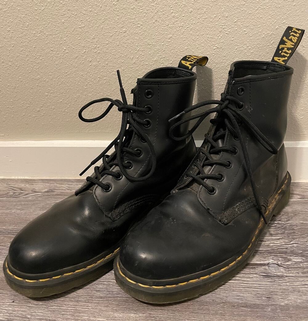 Dr. Martens 1460 Combat Boots Mens Size 9 Black Leather Lace Up AirWair Sole